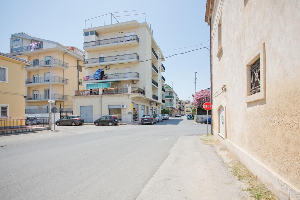 מרינה די סקבוניאה B&B Il Quadrato מראה חיצוני תמונה