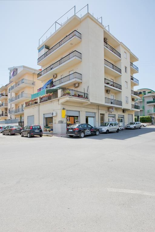 מרינה די סקבוניאה B&B Il Quadrato מראה חיצוני תמונה